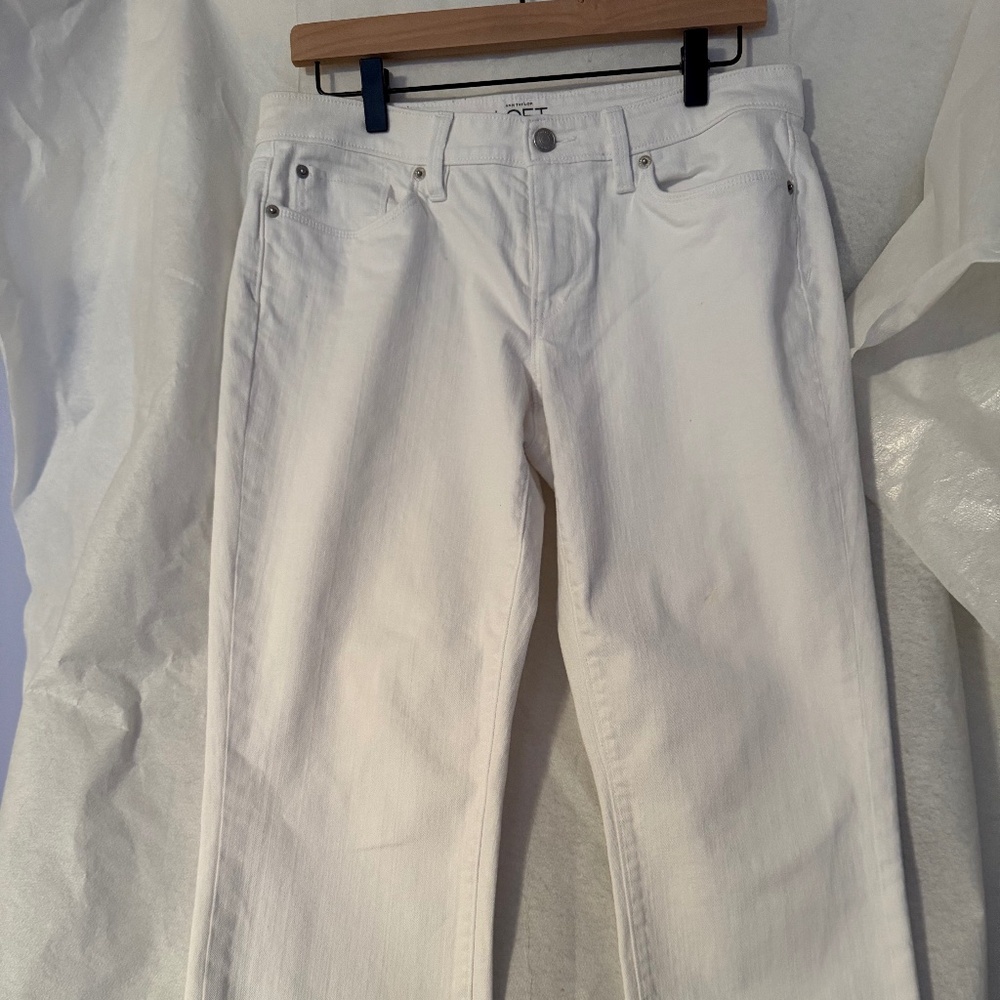 Ann Taylor White Curvy Crop Jeans Size6